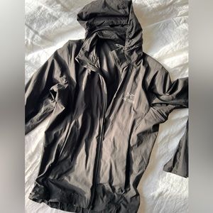 Men’s arcteryx packable black wind shell